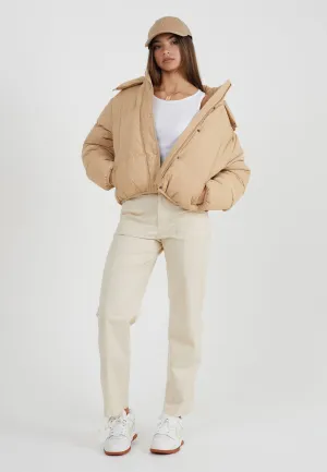 CAMEL OVERSIZED SHORT HOODED PUFFER JACKET