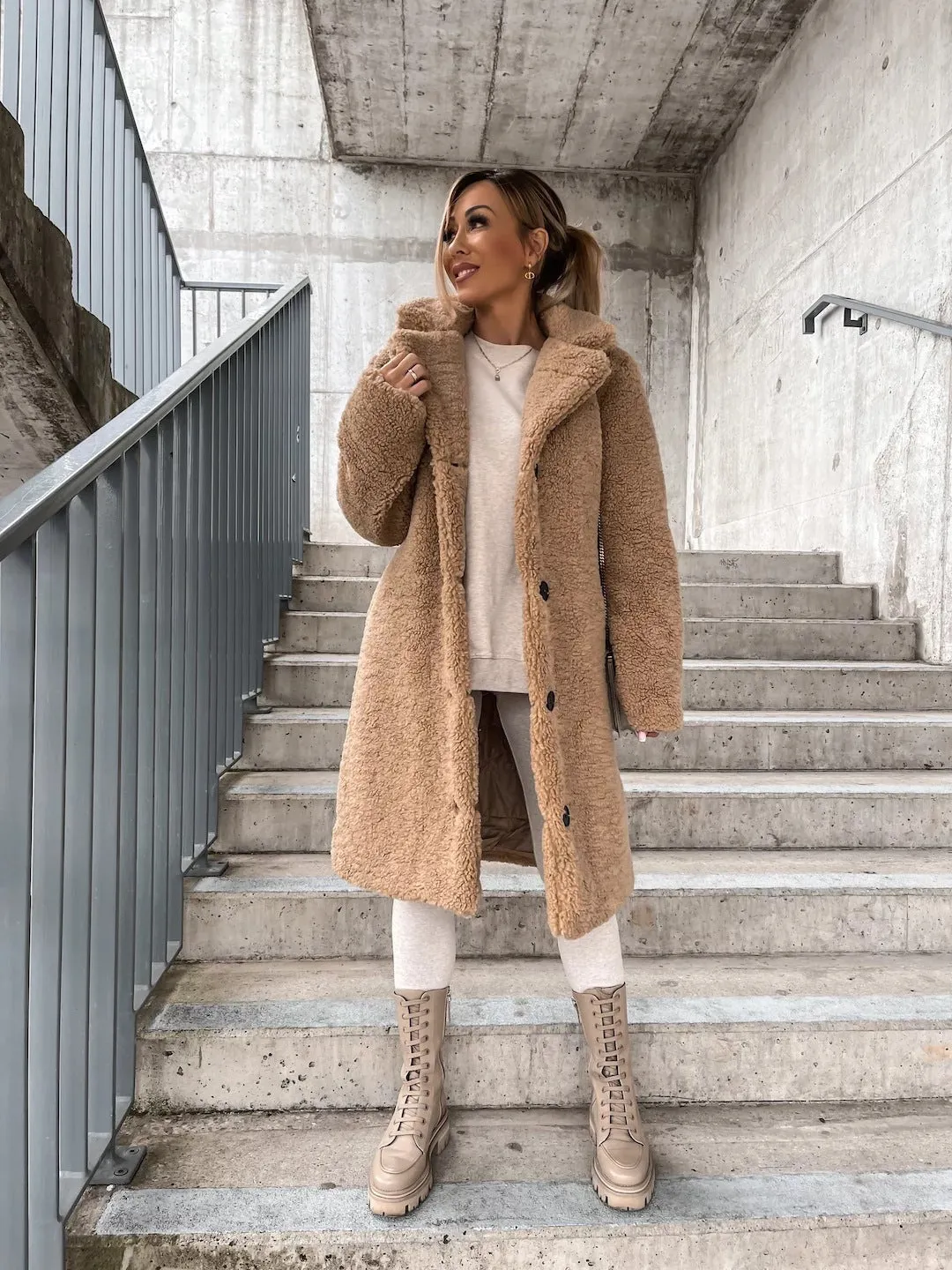 Luana - Fluffy Teddy Jacket
