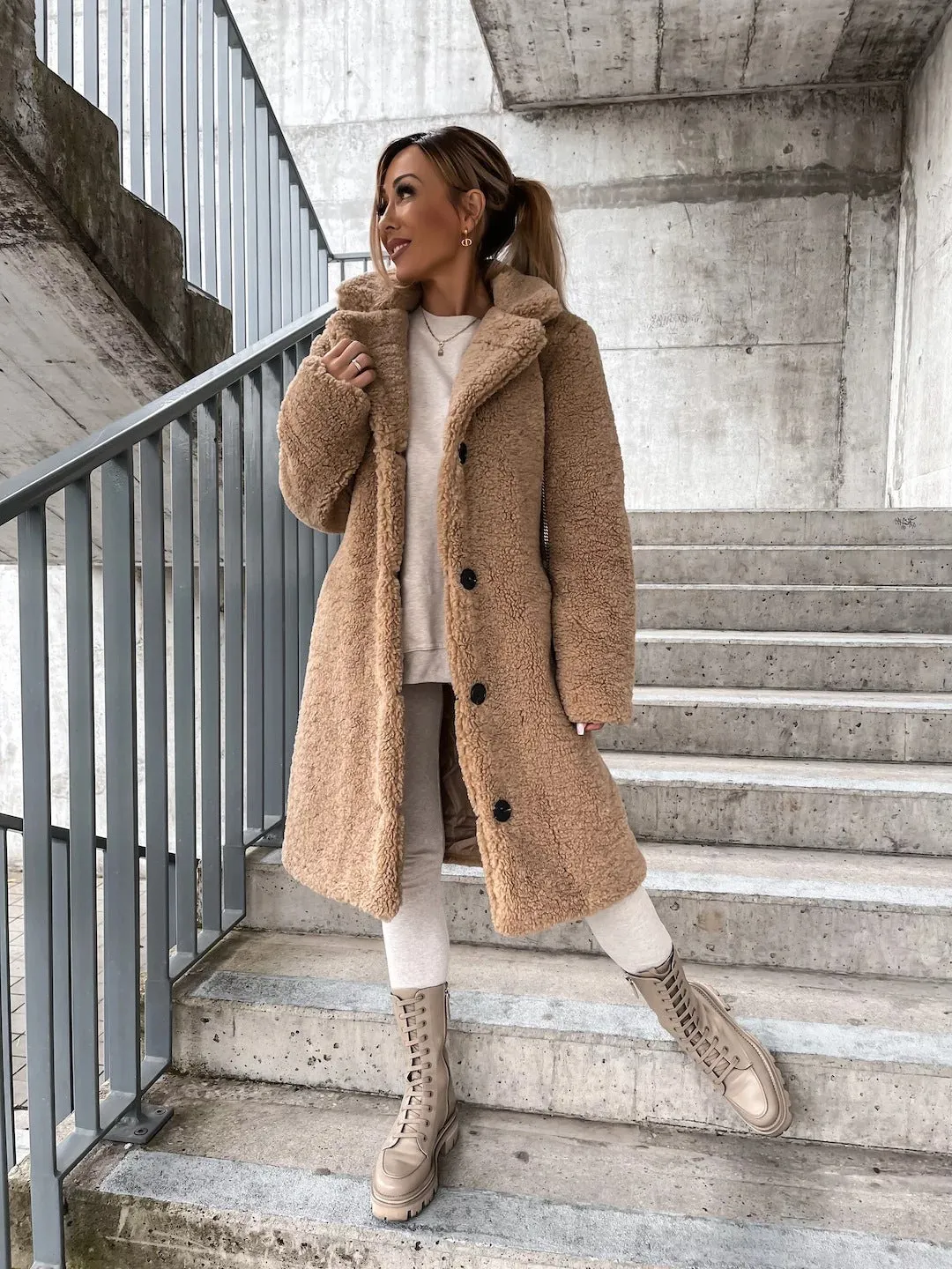 Luana - Fluffy Teddy Jacket