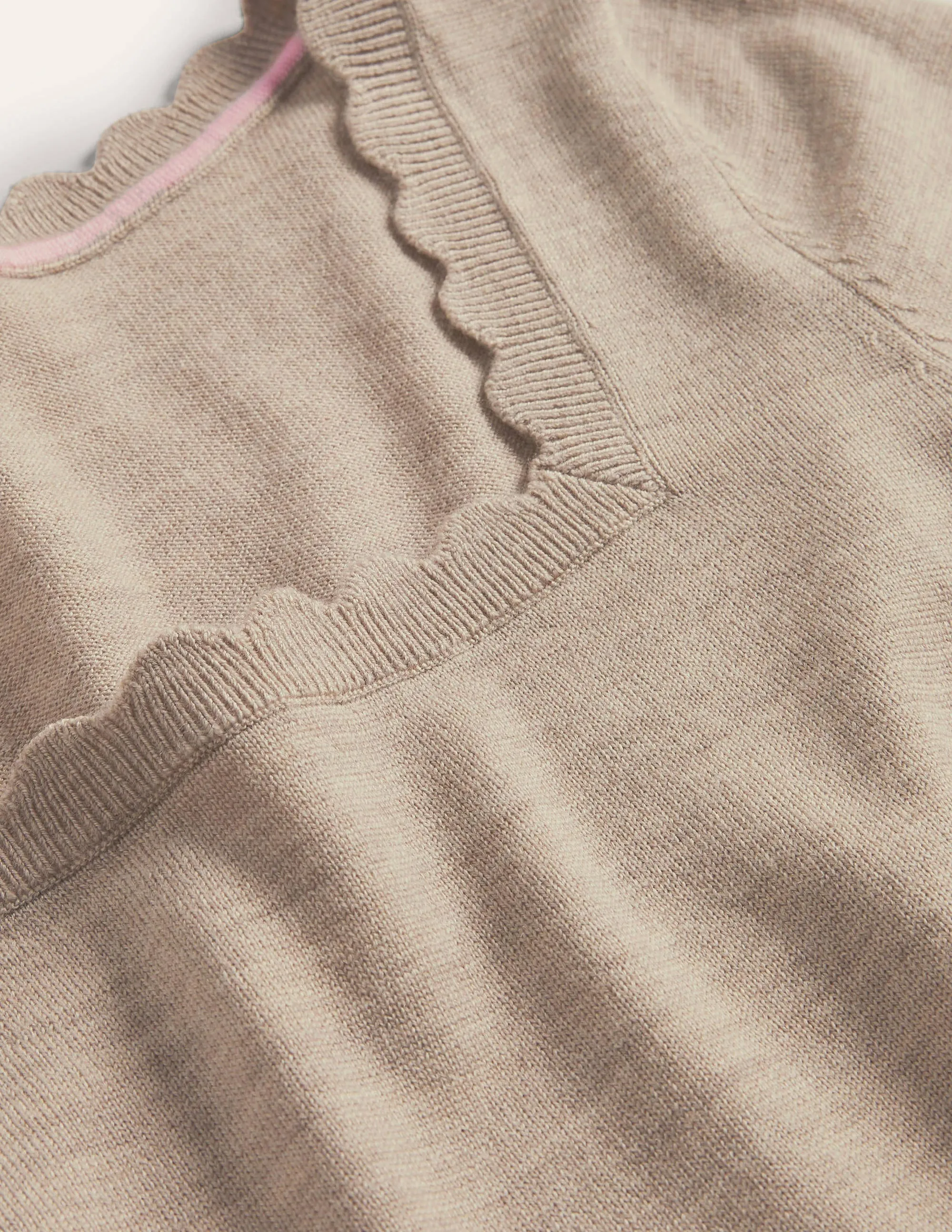 Merino Scallop Knitted Top-Mink Melange