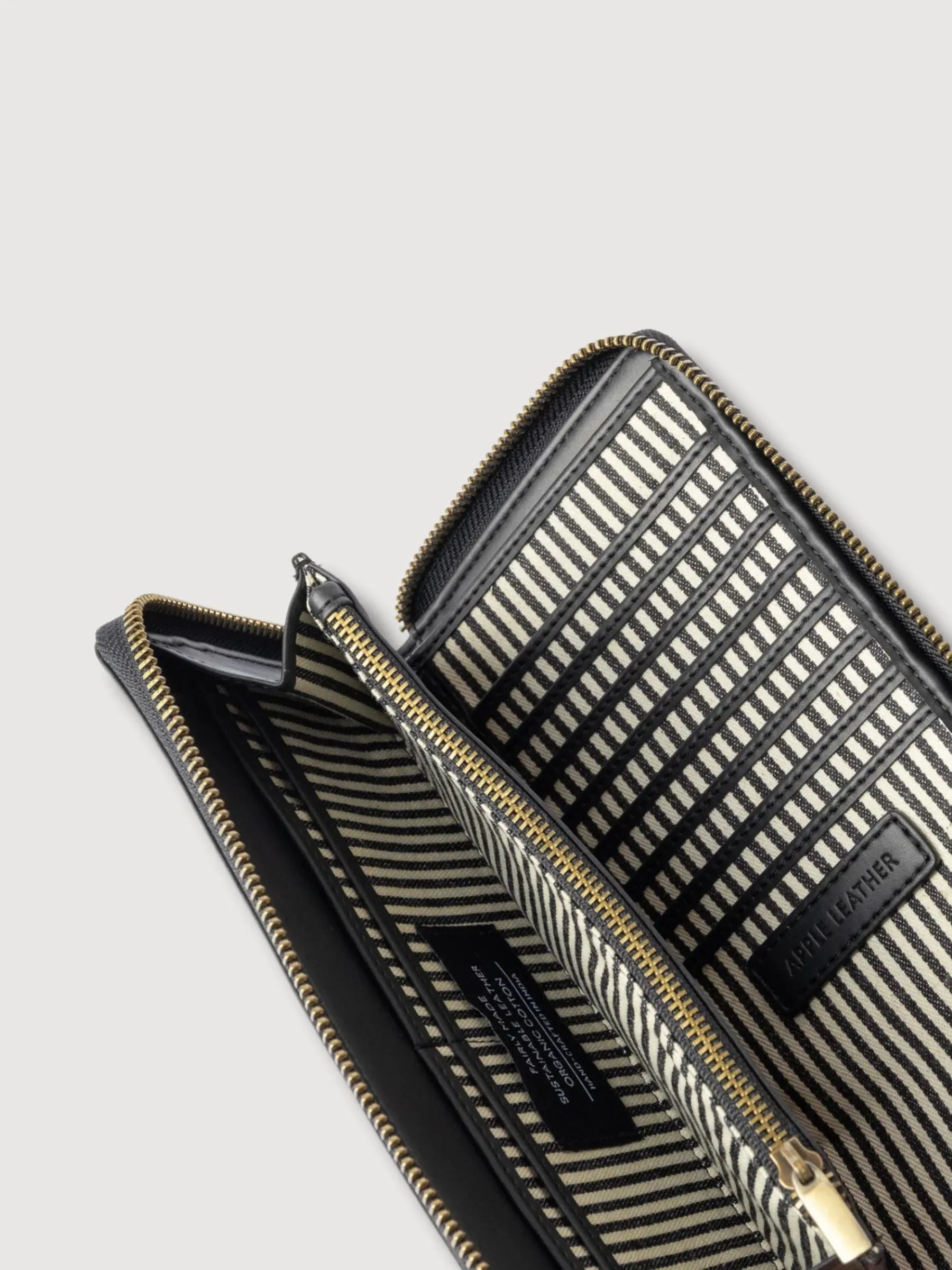 Sonny Wallet Black Apple Skin | O My Bag