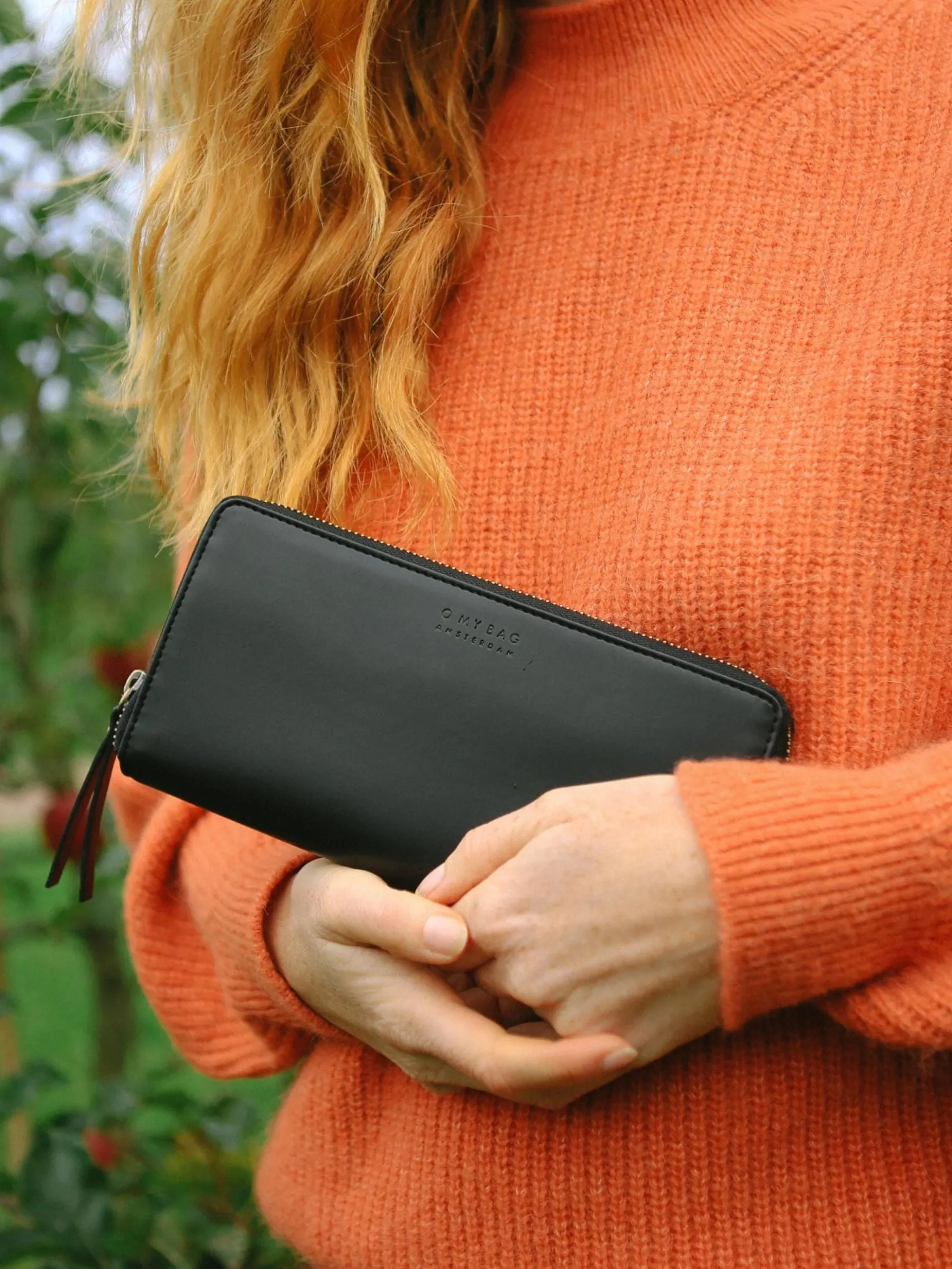 Sonny Wallet Black Apple Skin | O My Bag